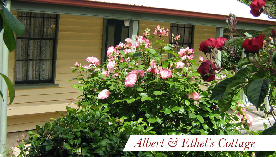 Albert and Ethels Cottage - Gayfords Cottages Clunes