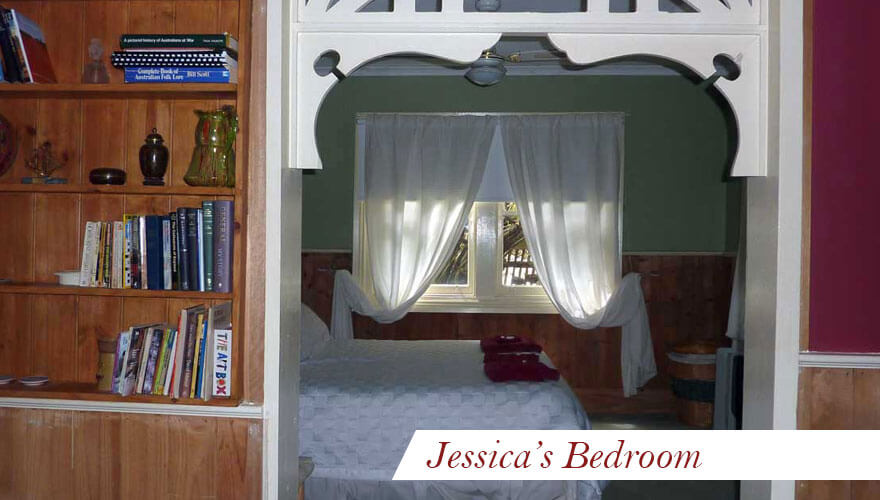 Jessicas Bedroom - Gayfords Cottages Clunes