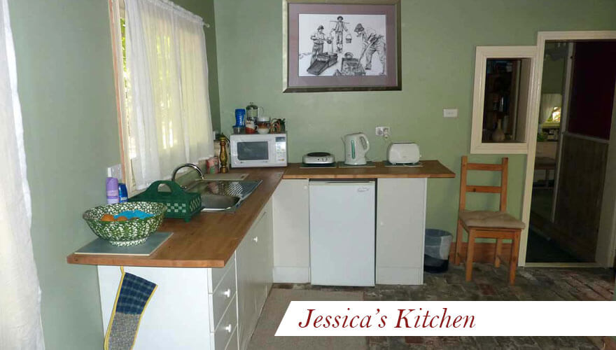 Jessicas Kitchen - Gayfords Cottages Clunes